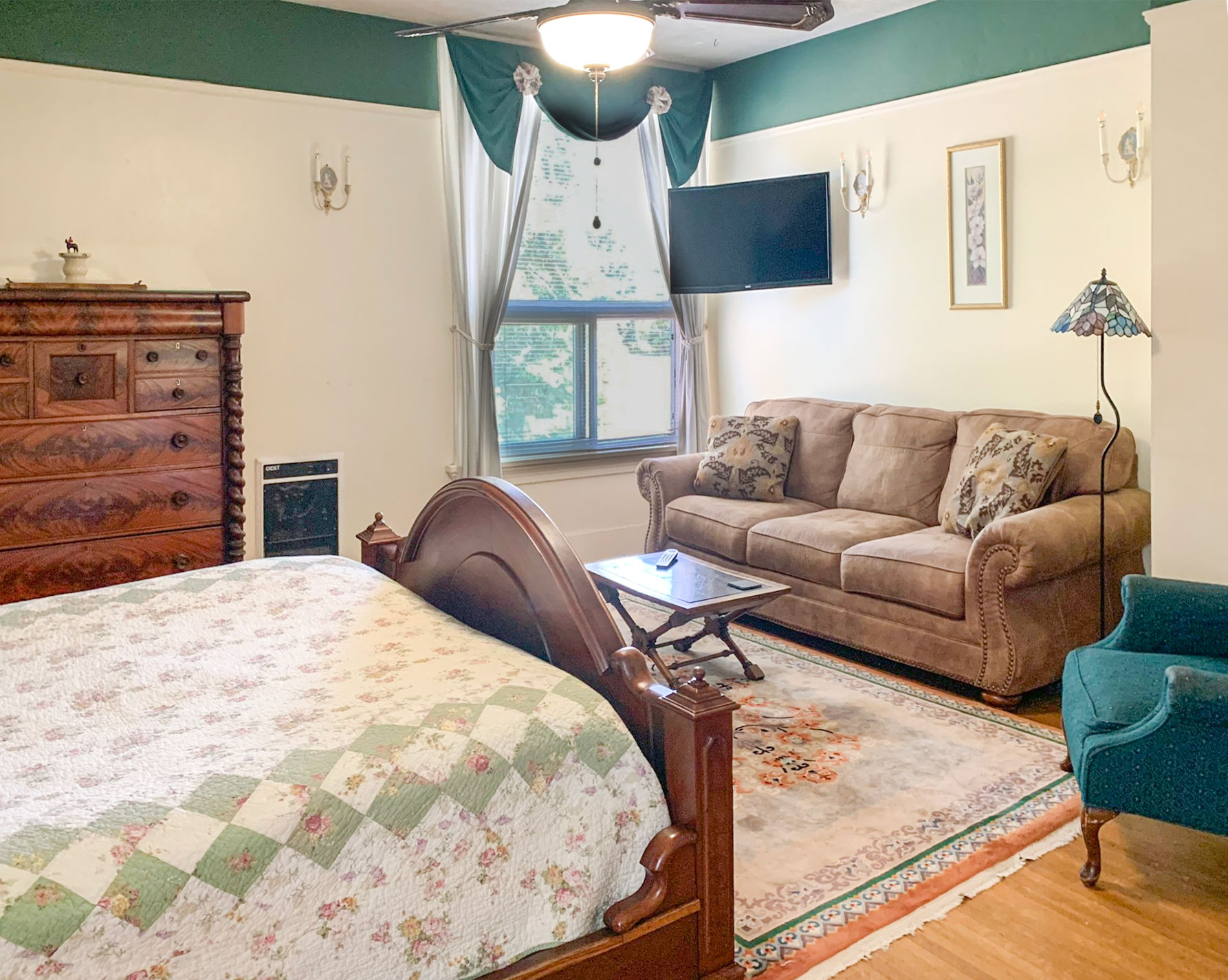 A main house guestroom